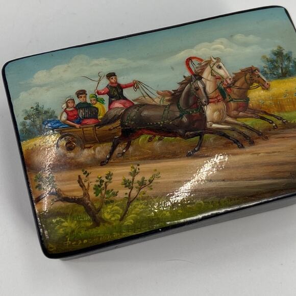 Antique Ussr lacquer hand painted trinket box - Picture 2 of 12